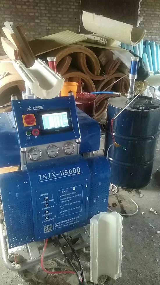 河北聚氨酯噴涂機(圖1) 多功能聚氨酯瓦殼澆注噴涂機